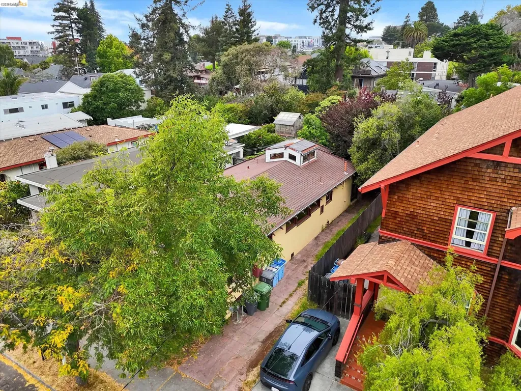 2219 Derby Street Berkeley CA 94705