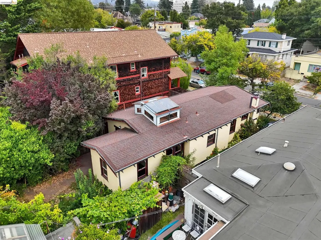 2219 Derby Street Berkeley CA 94705