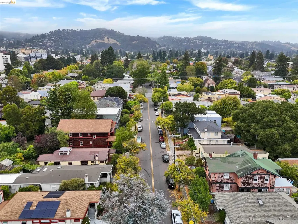 2219 Derby Street Berkeley CA 94705