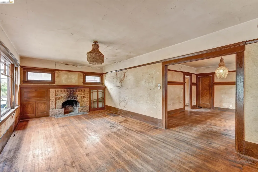 2219 Derby Street Berkeley CA 94705