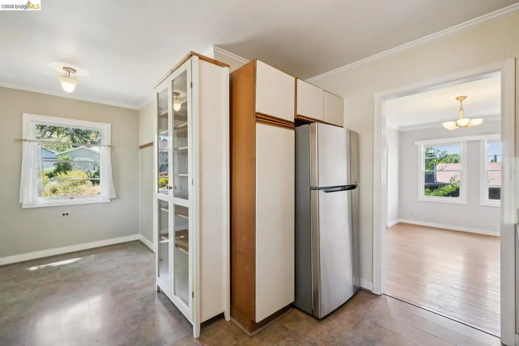 7526 Greenly Drive Oakland CA 94605