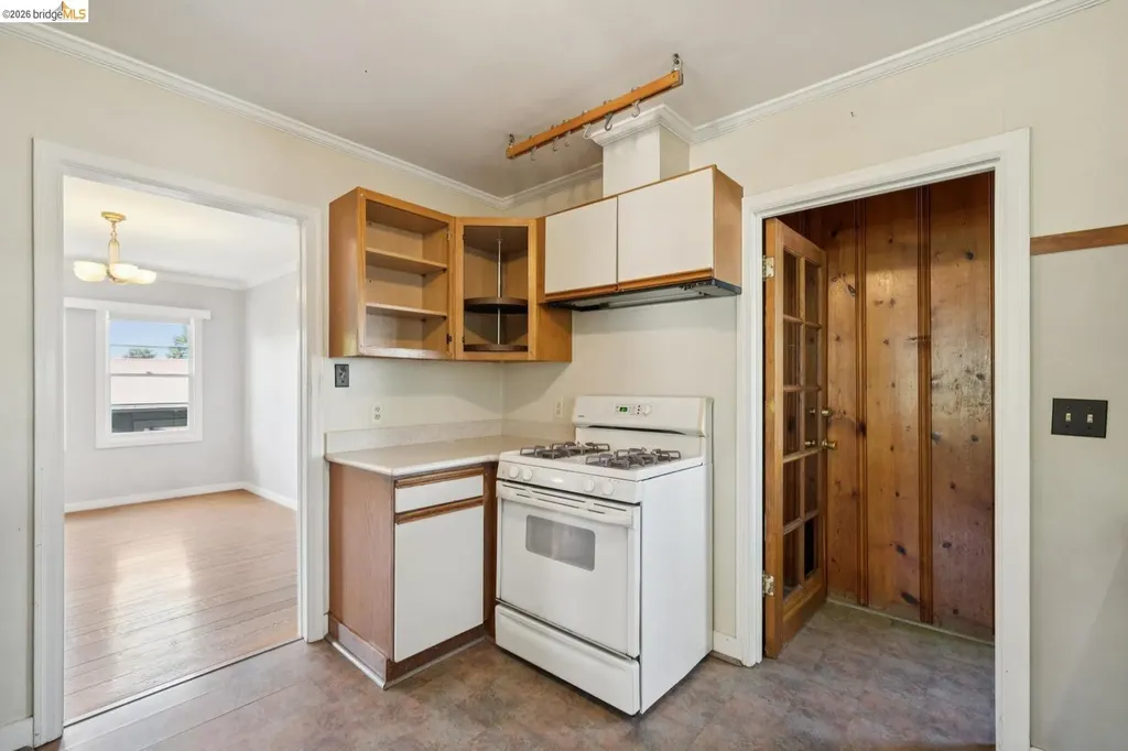 7526 Greenly Drive Oakland CA 94605