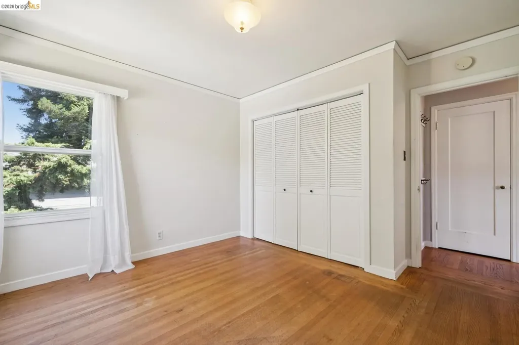 7526 Greenly Drive Oakland CA 94605