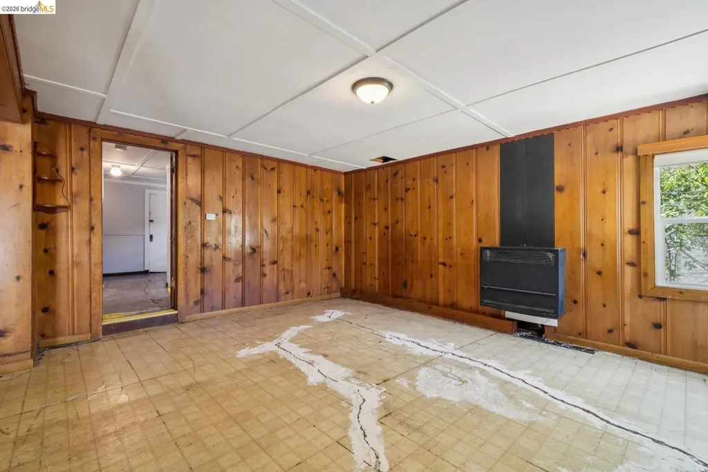 7526 Greenly Drive Oakland CA 94605