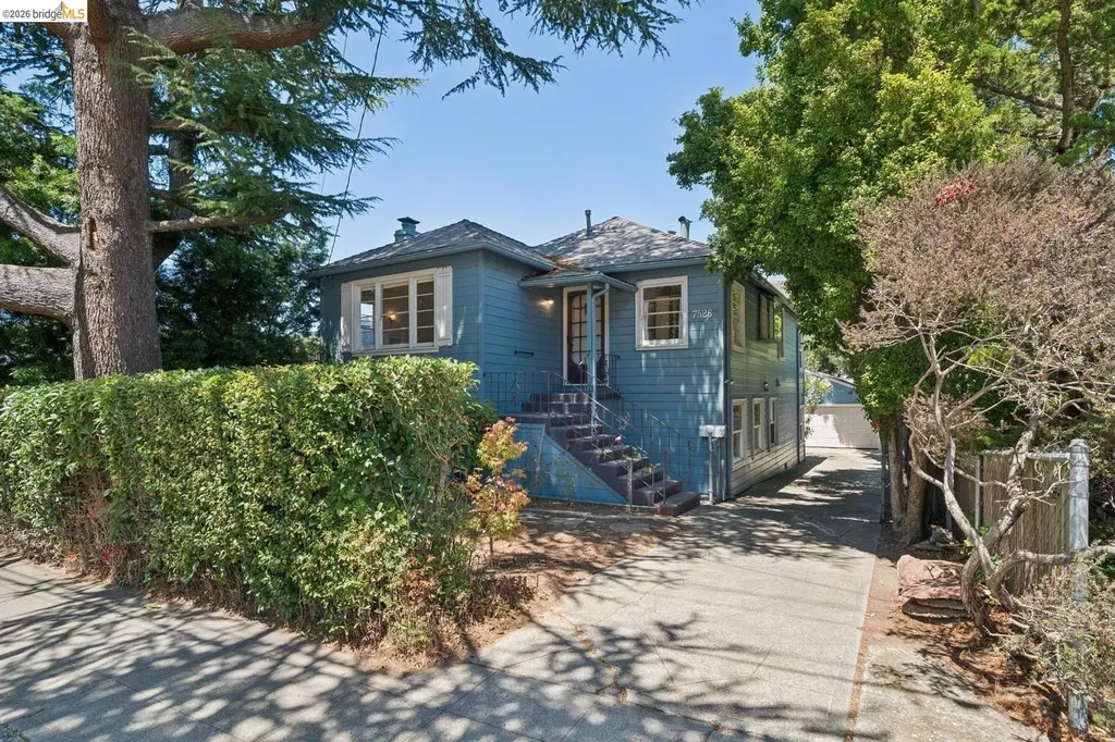 7526 Greenly Drive Oakland CA 94605