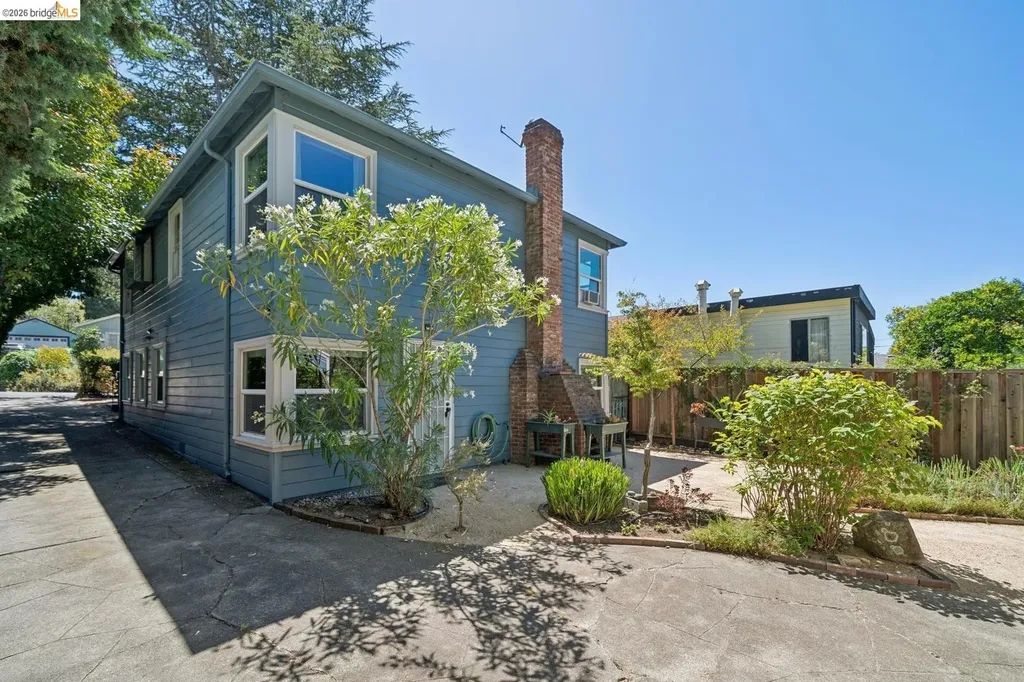 7526 Greenly Drive Oakland CA 94605