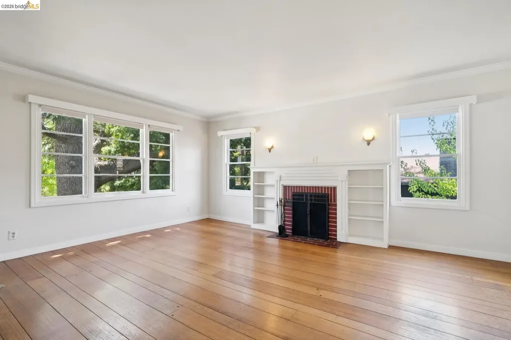 7526 Greenly Drive Oakland CA 94605