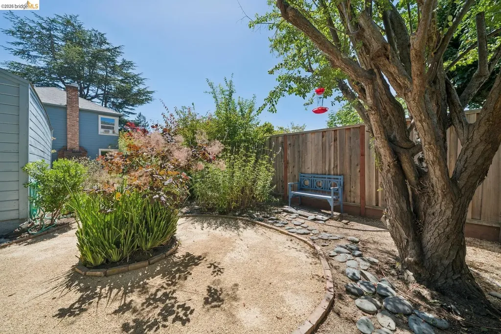7526 Greenly Drive Oakland CA 94605