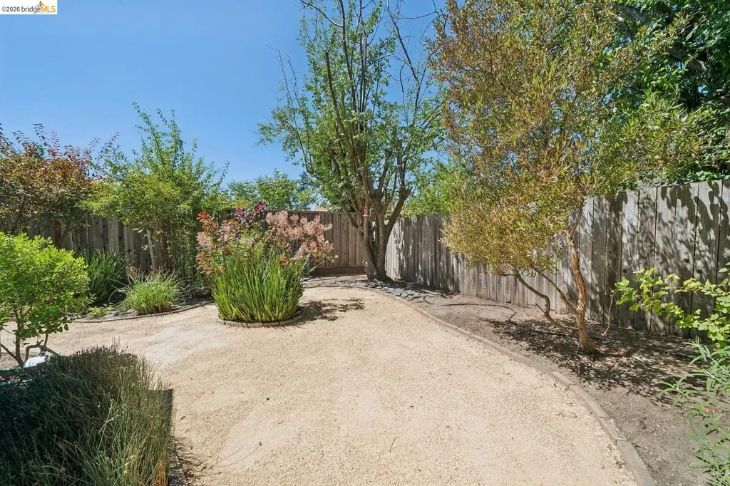 7526 Greenly Drive Oakland CA 94605