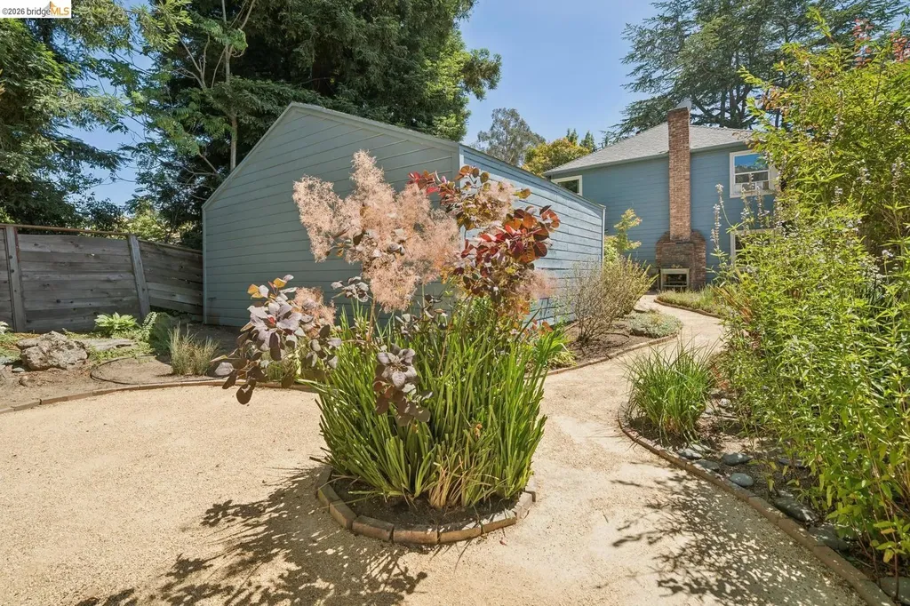 7526 Greenly Drive Oakland CA 94605