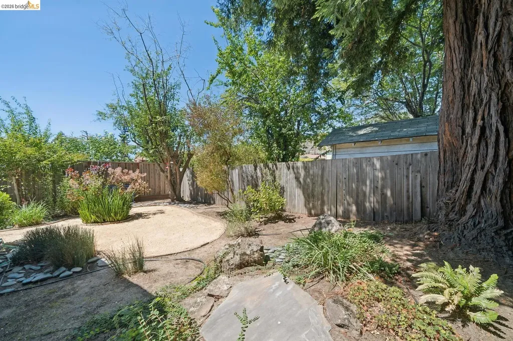 7526 Greenly Drive Oakland CA 94605