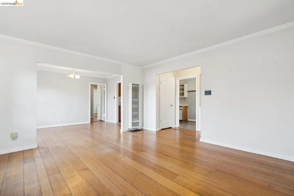 7526 Greenly Drive Oakland CA 94605