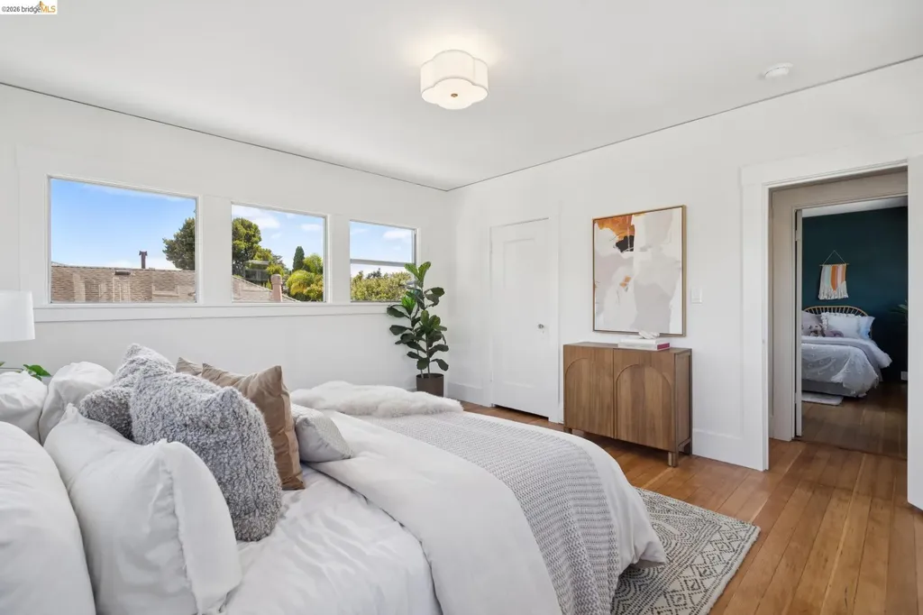 4187 Emerald Street Oakland CA 94609