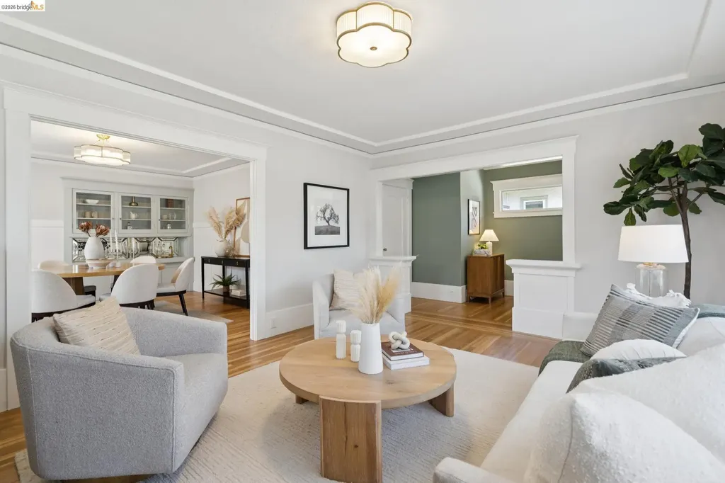 4187 Emerald Street Oakland CA 94609