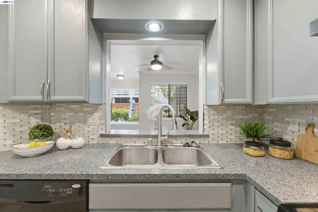 4664 Devonshire Common Fremont CA 94536