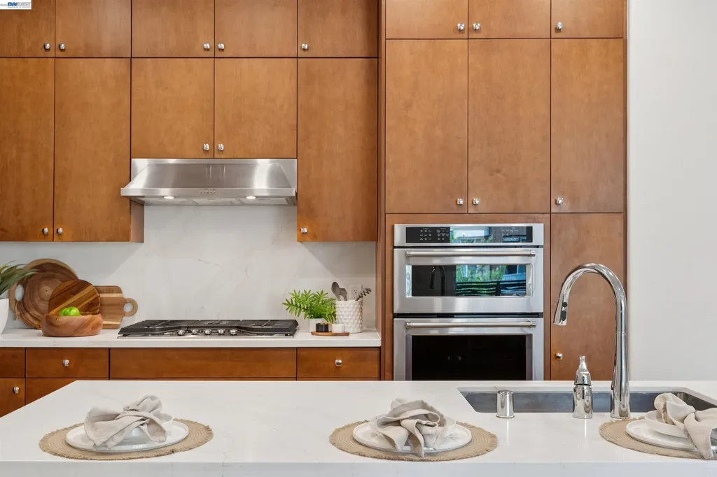 2339 Kinetic Common Fremont CA 94539