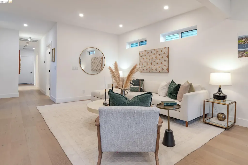 546 61st Street Oakland CA 94609