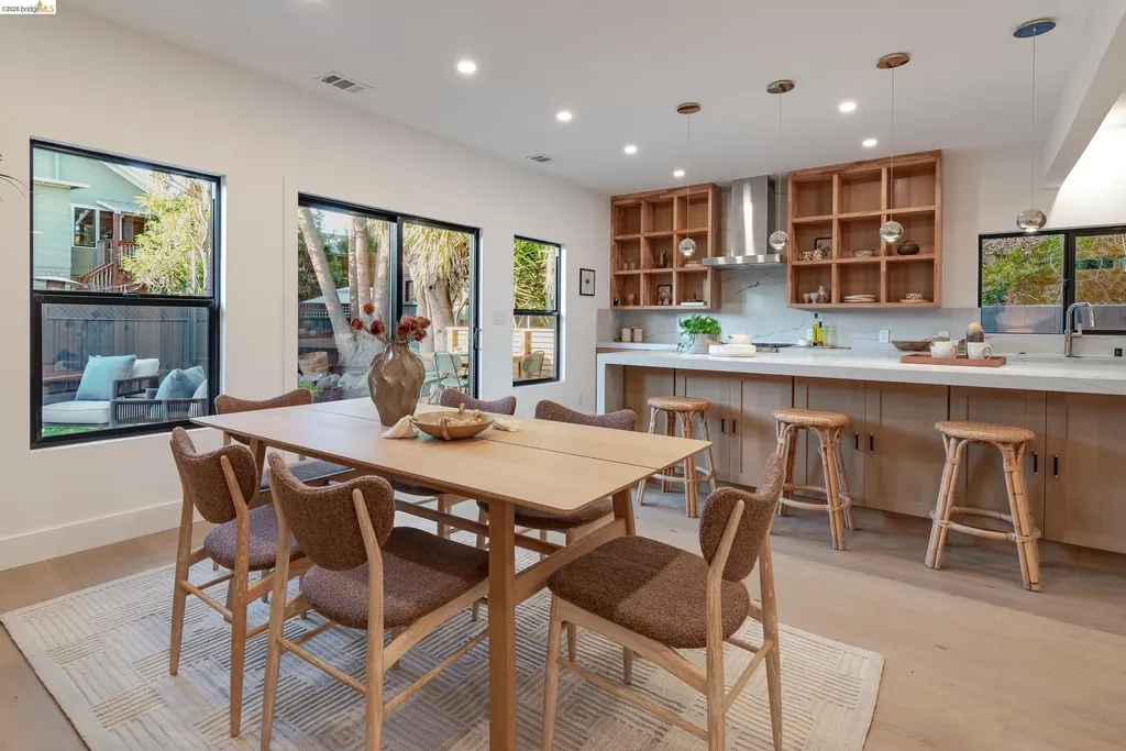546 61st Street Oakland CA 94609