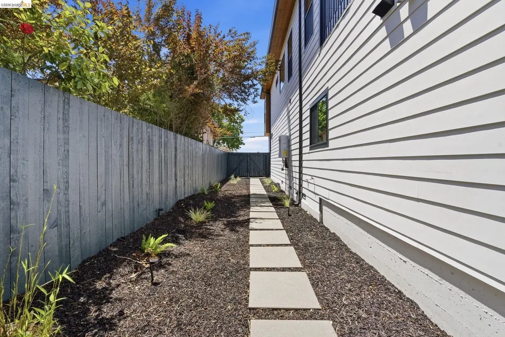 546 61st Street Oakland CA 94609
