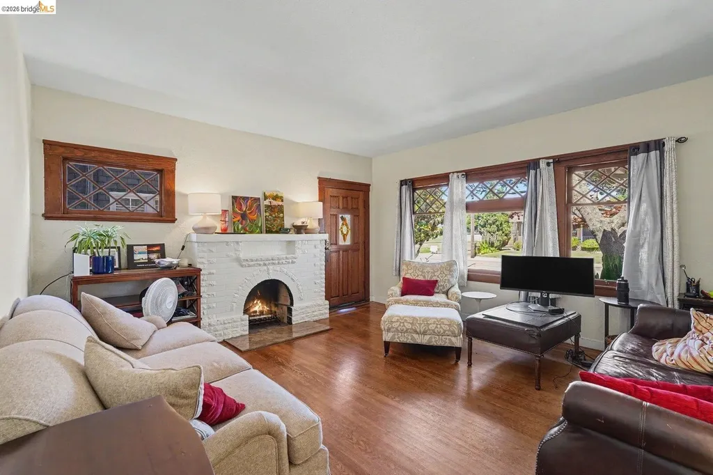 1446 Fernside Boulevard Alameda CA 94501