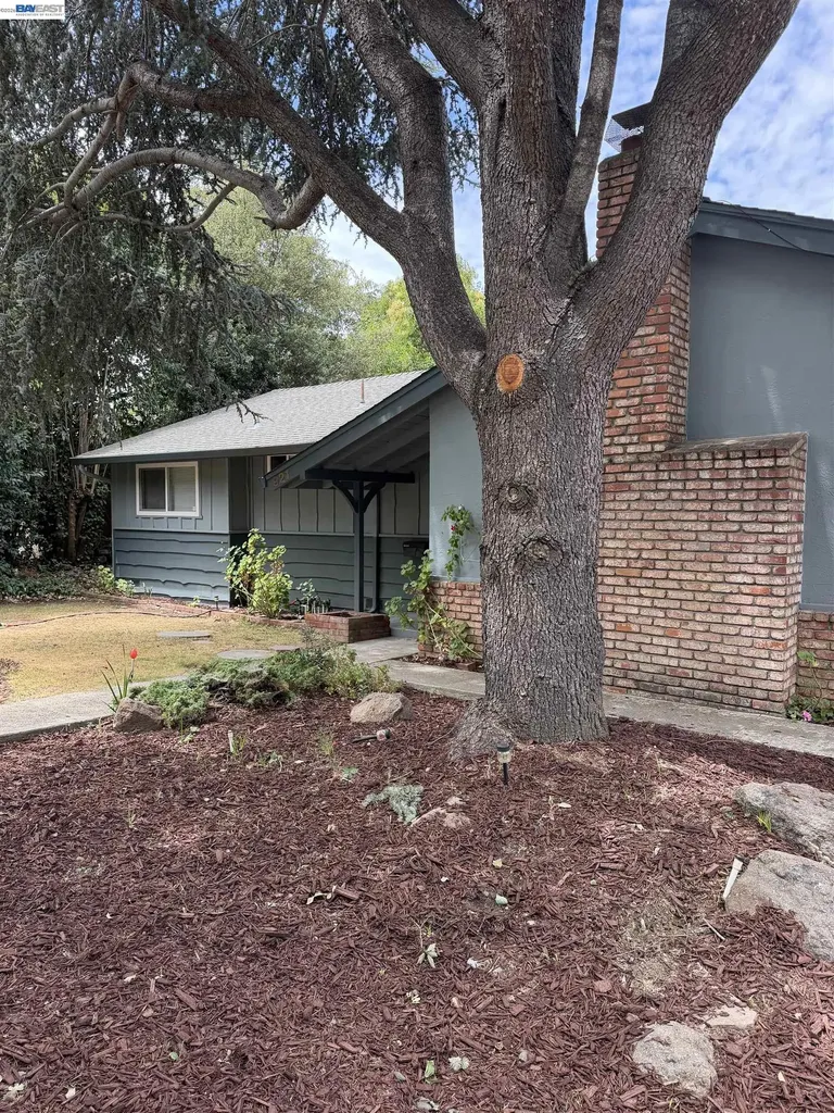 921 Rock Avenue Fremont CA 94536