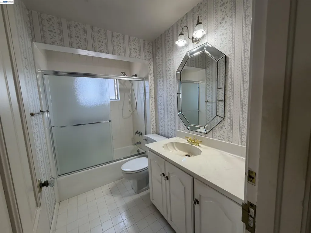 1409 San Antonio Avenue Alameda CA 94501