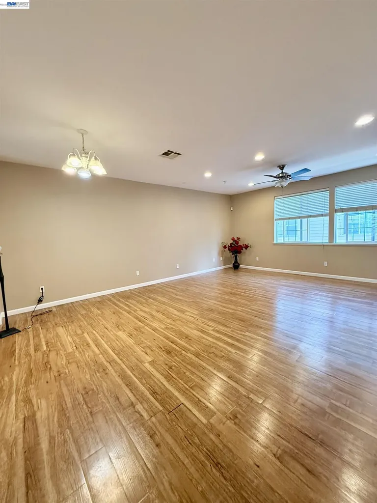 550 Summer Lane Richmond CA 94806