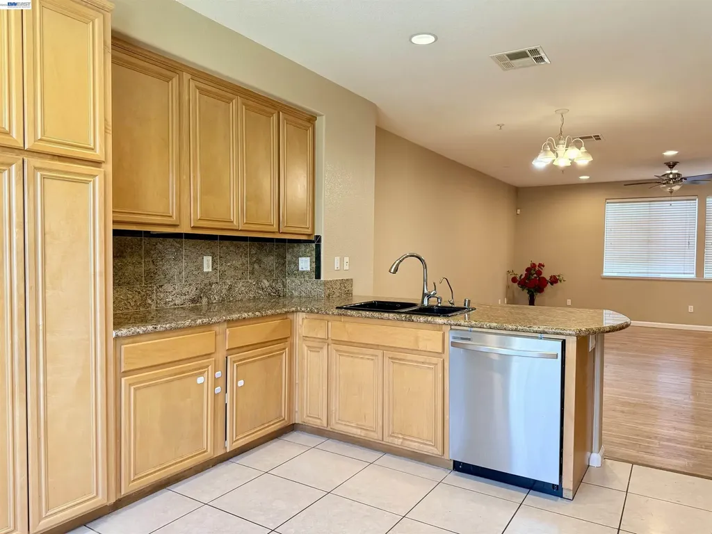 550 Summer Lane Richmond CA 94806
