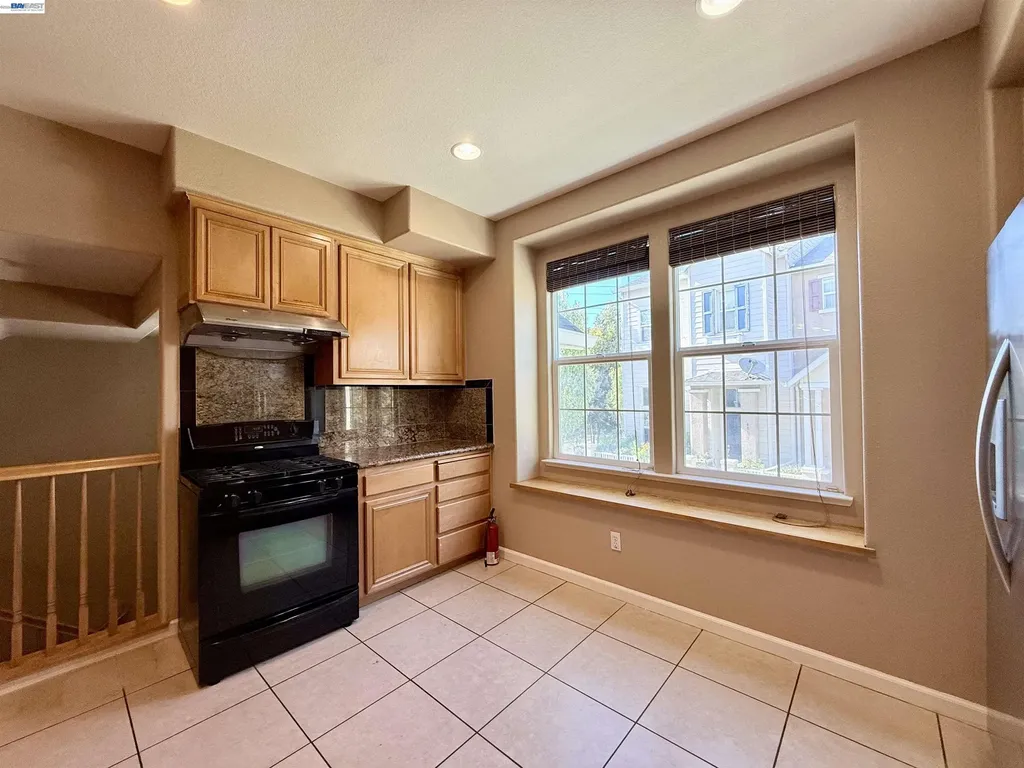 550 Summer Lane Richmond CA 94806