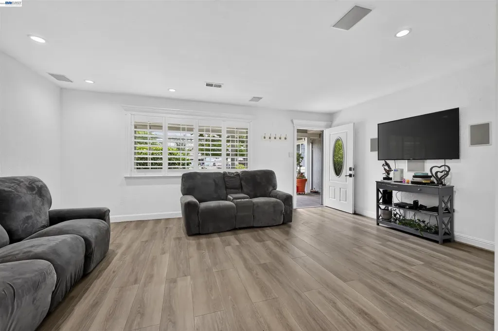1249 Duffy Way Brentwood CA 94513