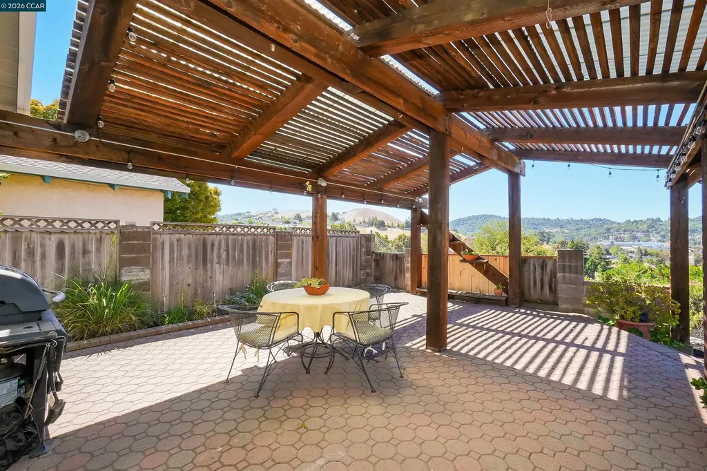 2535 Francis Drive Pinole CA 94564