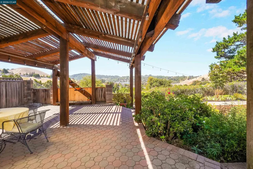 2535 Francis Drive Pinole CA 94564