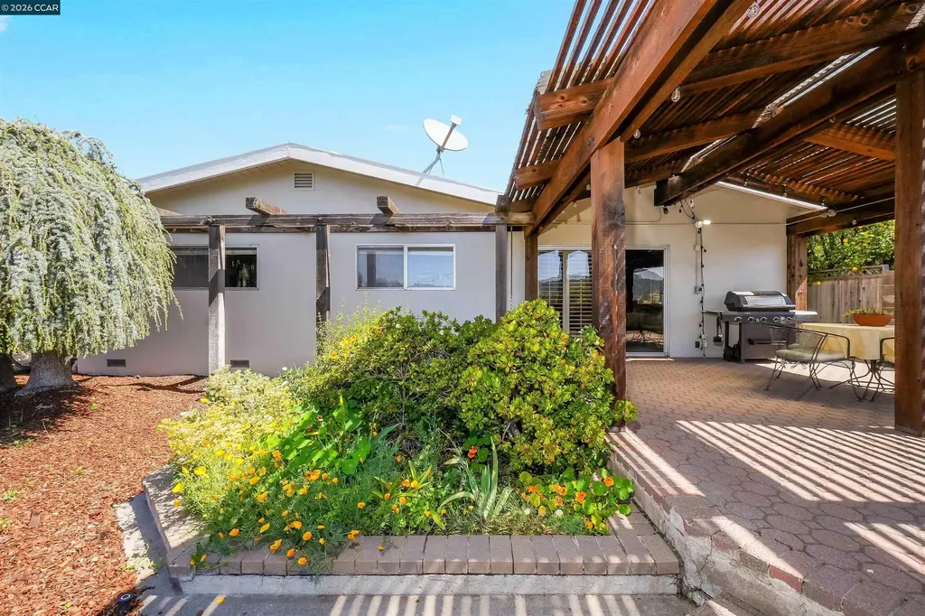 2535 Francis Drive Pinole CA 94564