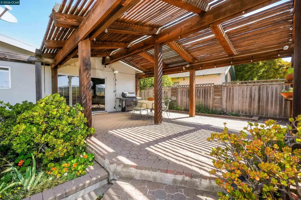 2535 Francis Drive Pinole CA 94564