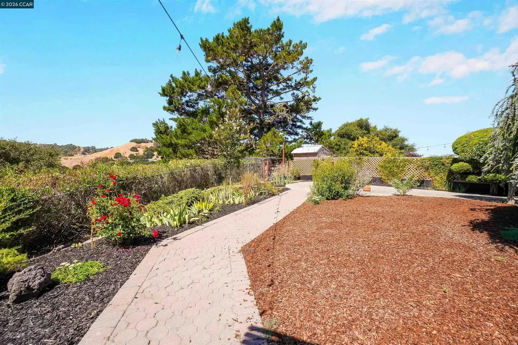 2535 Francis Drive Pinole CA 94564