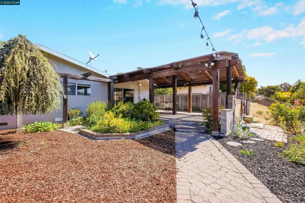 2535 Francis Drive Pinole CA 94564