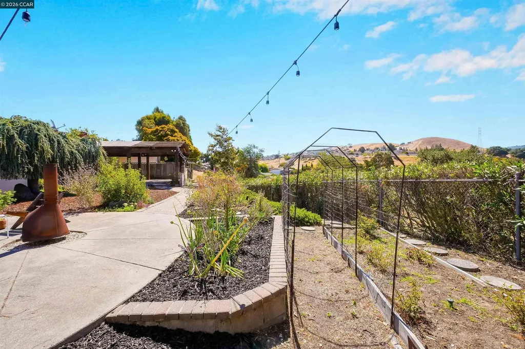 2535 Francis Drive Pinole CA 94564