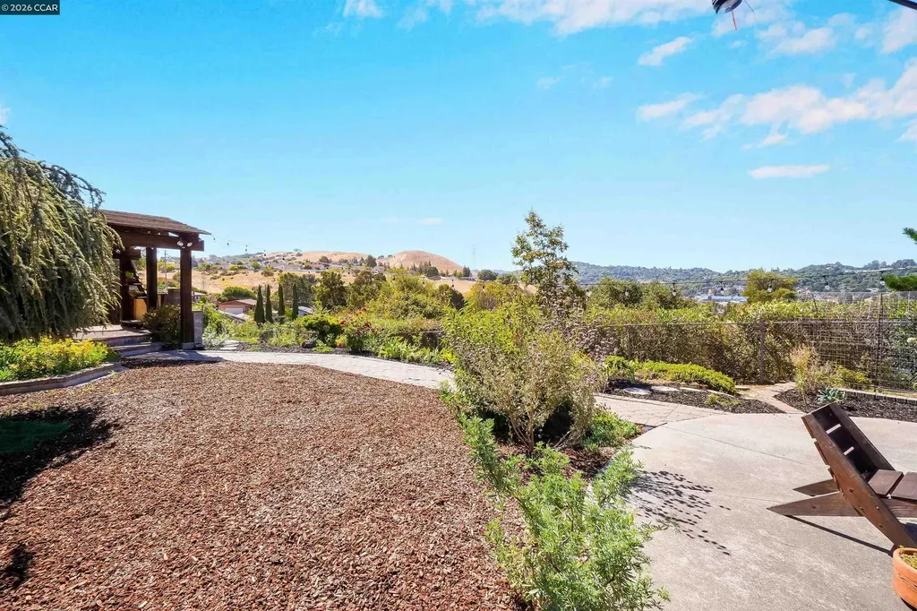 2535 Francis Drive Pinole CA 94564