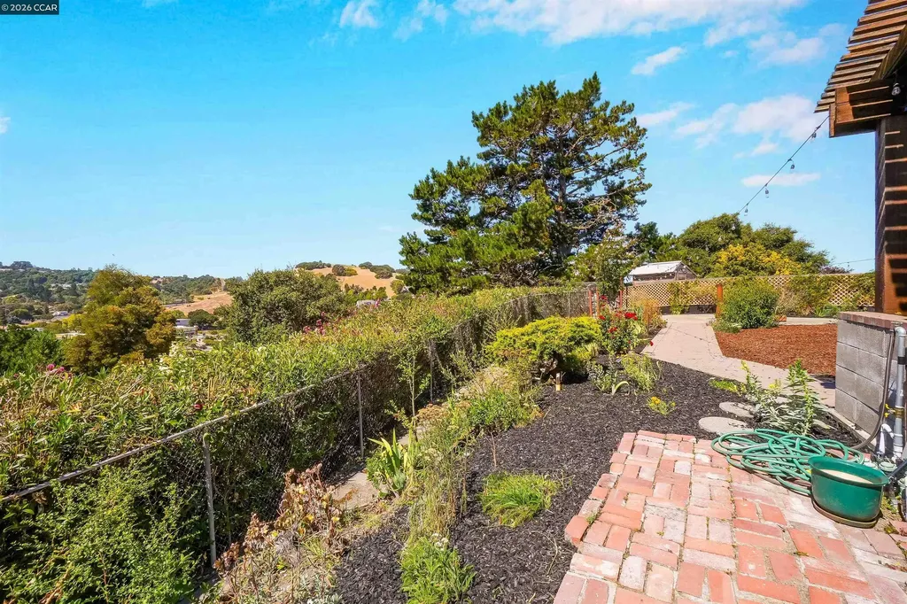 2535 Francis Drive Pinole CA 94564