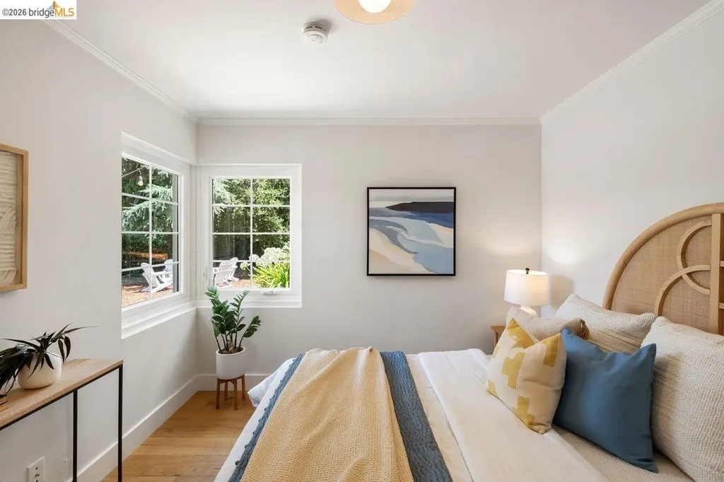 4504 Fairbairn Avenue Oakland CA 94619
