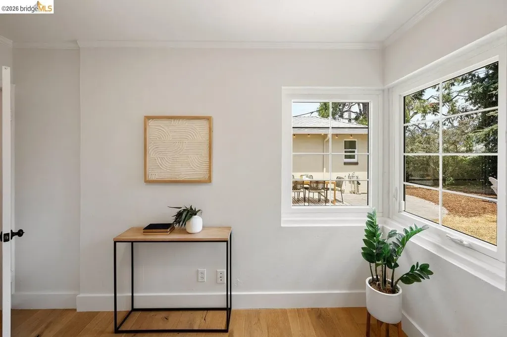 4504 Fairbairn Avenue Oakland CA 94619