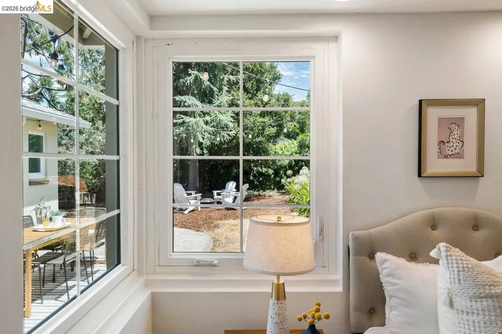 4504 Fairbairn Avenue Oakland CA 94619