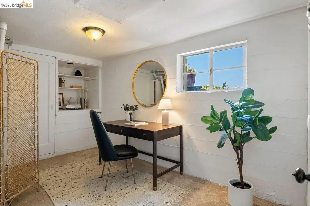 4504 Fairbairn Avenue Oakland CA 94619