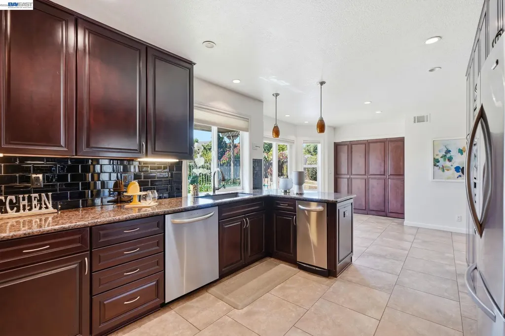 883 Dover Circle Benicia CA 94510
