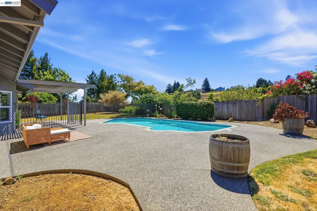 883 Dover Circle Benicia CA 94510