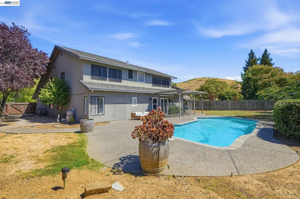 883 Dover Circle Benicia CA 94510