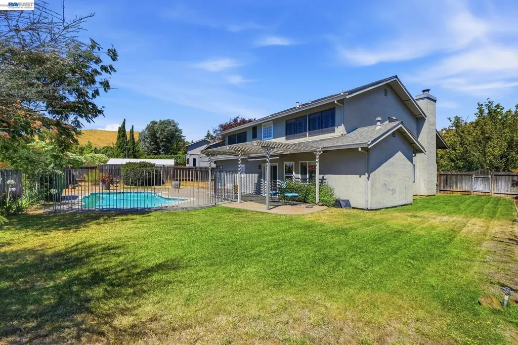 883 Dover Circle Benicia CA 94510