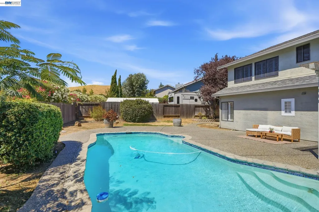883 Dover Circle Benicia CA 94510