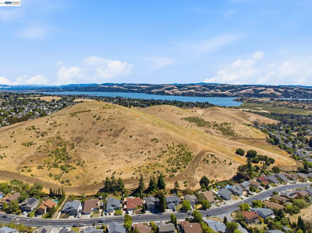 883 Dover Circle Benicia CA 94510