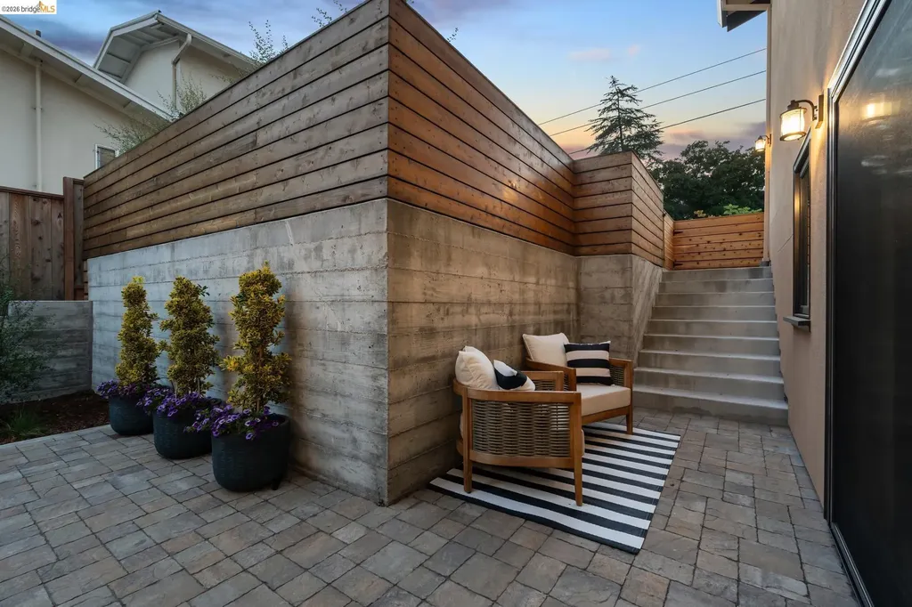 4430 Howe Street Oakland CA 94611